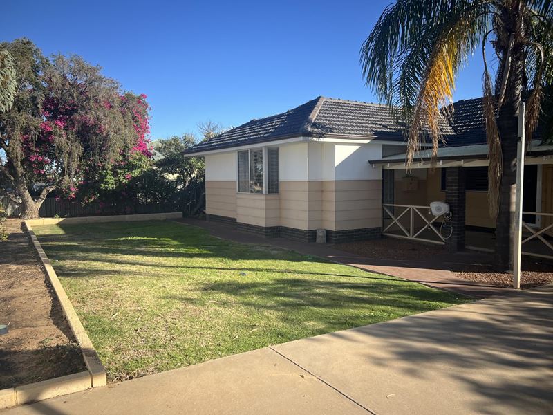 34 Throssell Road, Merredin