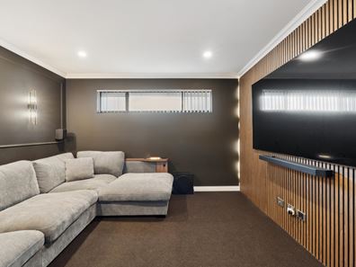 12 Hue Road, Eglinton WA 6034