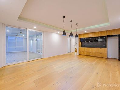 1 Yarmouth Road, Jindalee WA 6036