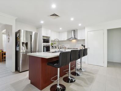 46 Simmonds Pass, Ellenbrook WA 6069