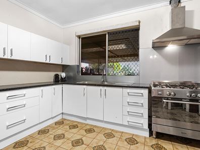 34 Huxley Place, Spearwood WA 6163
