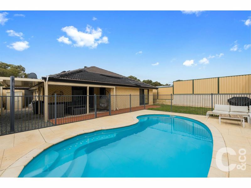 64 Dalrymple Drive, Leda WA 6170