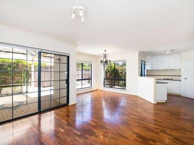 4 Moorland Street, Scarborough WA 6019