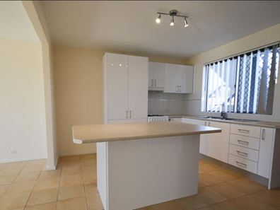 3/24 Halls Head Parade, Halls Head WA 6210
