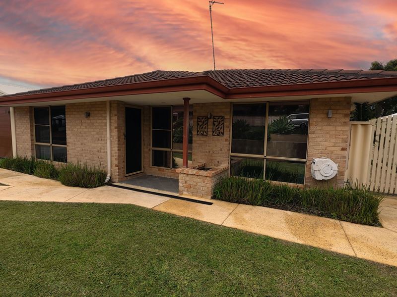 13 Christchurch Place, College Grove WA 6230