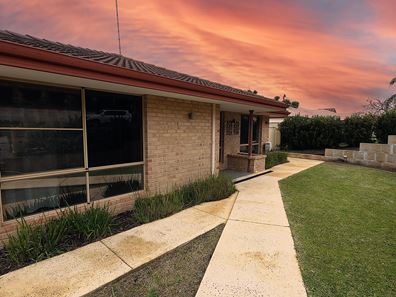 13 Christchurch Place, College Grove WA 6230