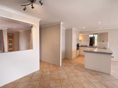 13 Christchurch Place, College Grove WA 6230