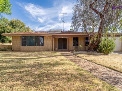 15 Fountains Court, Armadale WA 6112