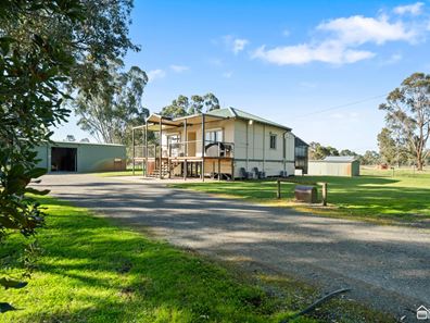 620 Leipold Road, Oldbury WA 6121