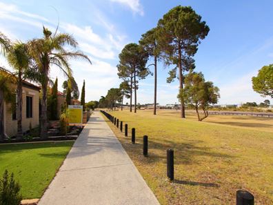 8 Toulon Lane, Ellenbrook WA 6069
