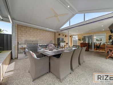 6 Wallangarra Road, Carramar WA 6031