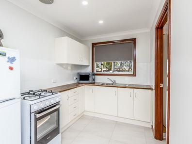 11 Kenny Crescent, Rangeway WA 6530