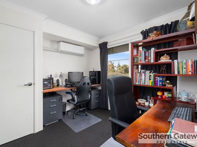 60 Siltstone Road, Haynes WA 6112