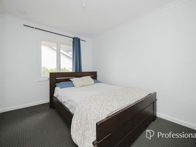 7 Hatfield Way, Girrawheen WA 6064