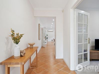 27 Inn Close, Bibra Lake WA 6163
