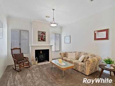 42 Hudson Drive, Dudley Park WA 6210