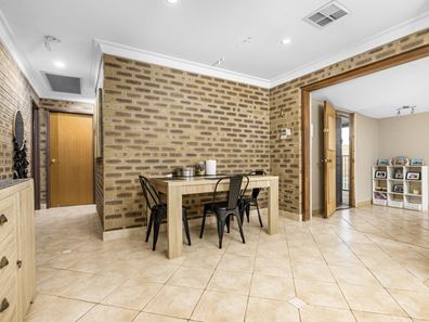 8 Pinyali Way, Waggrakine WA 6530