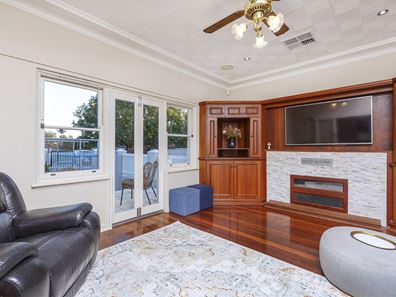 50 Saunders Street, Como WA 6152