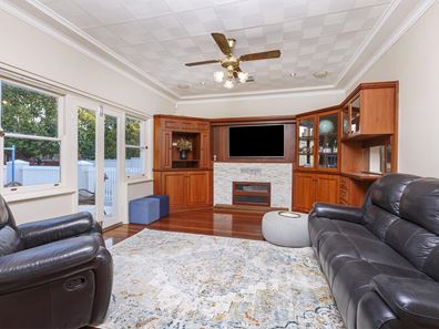 50 Saunders Street, Como WA 6152