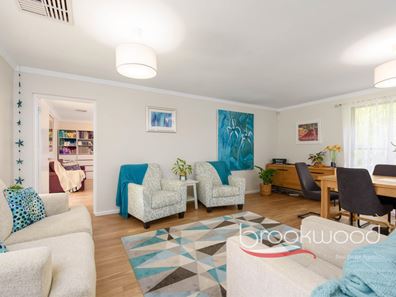 5 Gostelow Road, Glen Forrest WA 6071