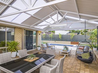 7 Yalgorup Gardens, Ballajura WA 6066