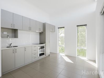 2/1 Spring Avenue, Midland WA 6056