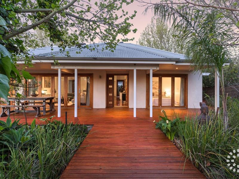 2 Lynn Street, Hilton WA 6163
