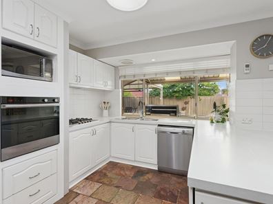 14 Sundew Place, Thornlie WA 6108