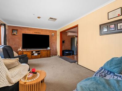 114 Sylvester Street, Coolgardie WA 6429