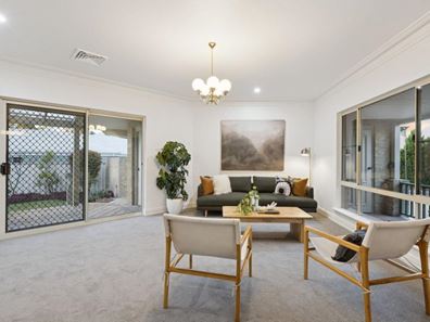 5 The Lanterns, Carine WA 6020