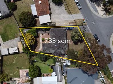 11 Glenister Road, Hamilton Hill WA 6163