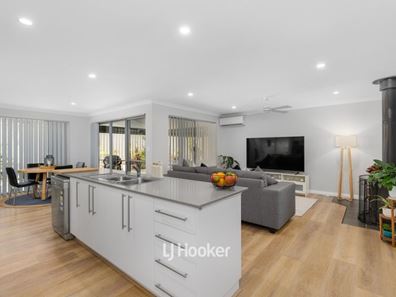 23 Advance Road, Dalyellup WA 6230