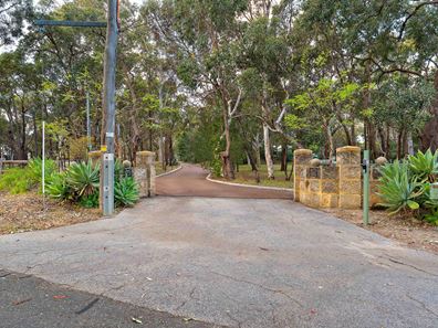 19 Adelaide Crescent, Helena Valley WA 6056