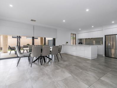 40 Middle Parkway, Canning Vale WA 6155