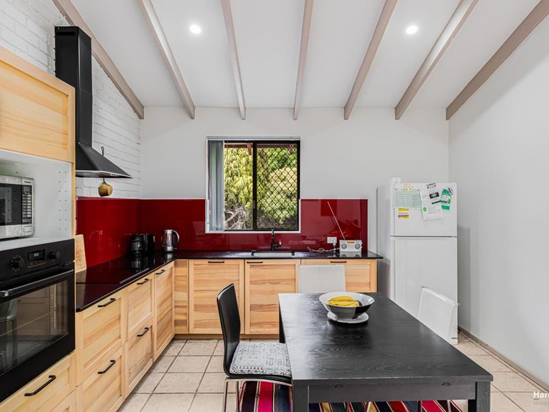17 Ashley Drive, Kelmscott WA 6111