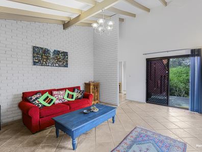 17 Ashley Drive, Kelmscott WA 6111