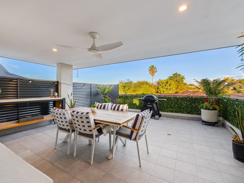 10/12 Heath Road, Kalamunda WA 6076