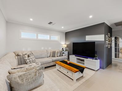 10/12 Heath Road, Kalamunda WA 6076
