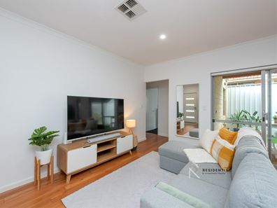 8d Battrass Place, Innaloo WA 6018