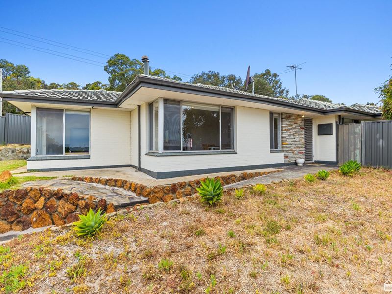 2 Bernard Street, Kelmscott