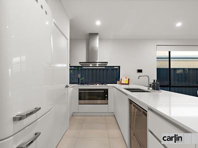 46 Paradoxa Road, Hammond Park WA 6164