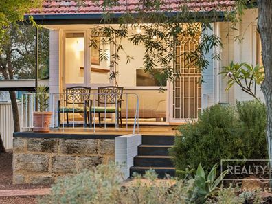 33 Paris Way, Karrinyup WA 6018
