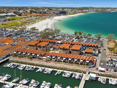 2/68 Southside Drive, Hillarys WA 6025
