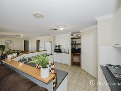 19 Rocklea Crescent, Ellenbrook WA 6069