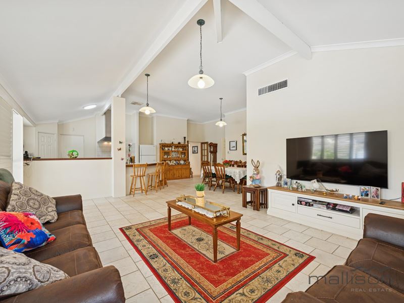 8 Rainbow Gardens, Bibra Lake