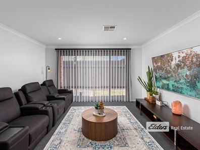 32 Peet Street, Harvey WA 6220