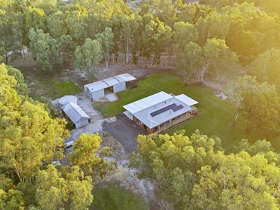 33 Stockmans Close, Oakford WA 6121