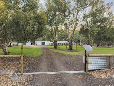 33 Stockmans Close, Oakford WA 6121