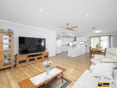 23 Silica Road, Wattle Grove WA 6107