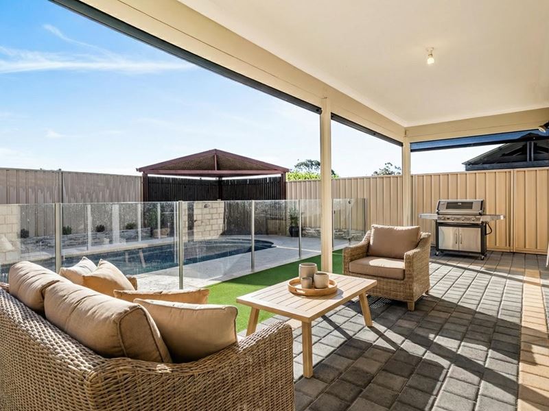 14 Vinci Entrance, Sinagra WA 6065
